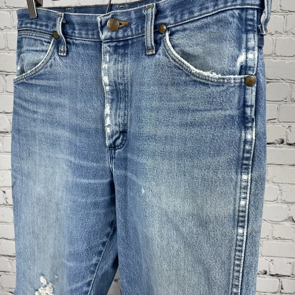 VTG Wrangler Blue Denim Ripped Distressed Straight Leg Jeans USA Size 32 (30x29)